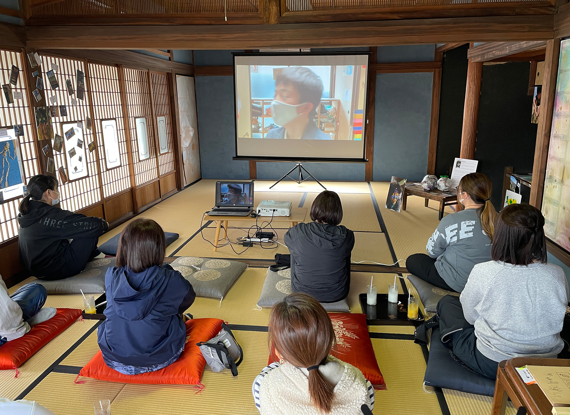 映画の上映会も行いました